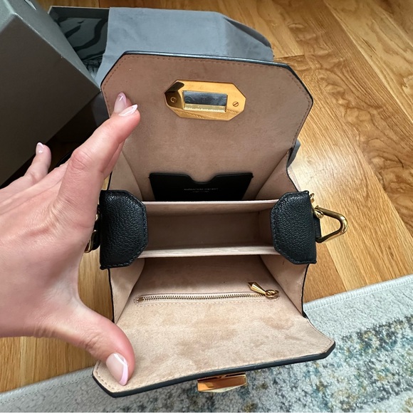 ALEXANDER MCQUEEN
Black Goatskin Leather Box Bag 19 - Picture 7 of 15